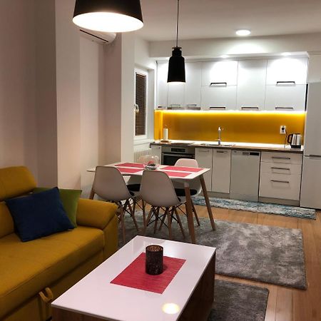 Ole Apartment I - In The City Center Szkopje Kültér fotó