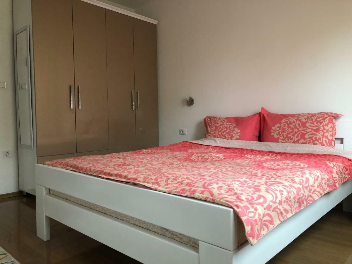 Ole Apartment I - In The City Center Szkopje Kültér fotó